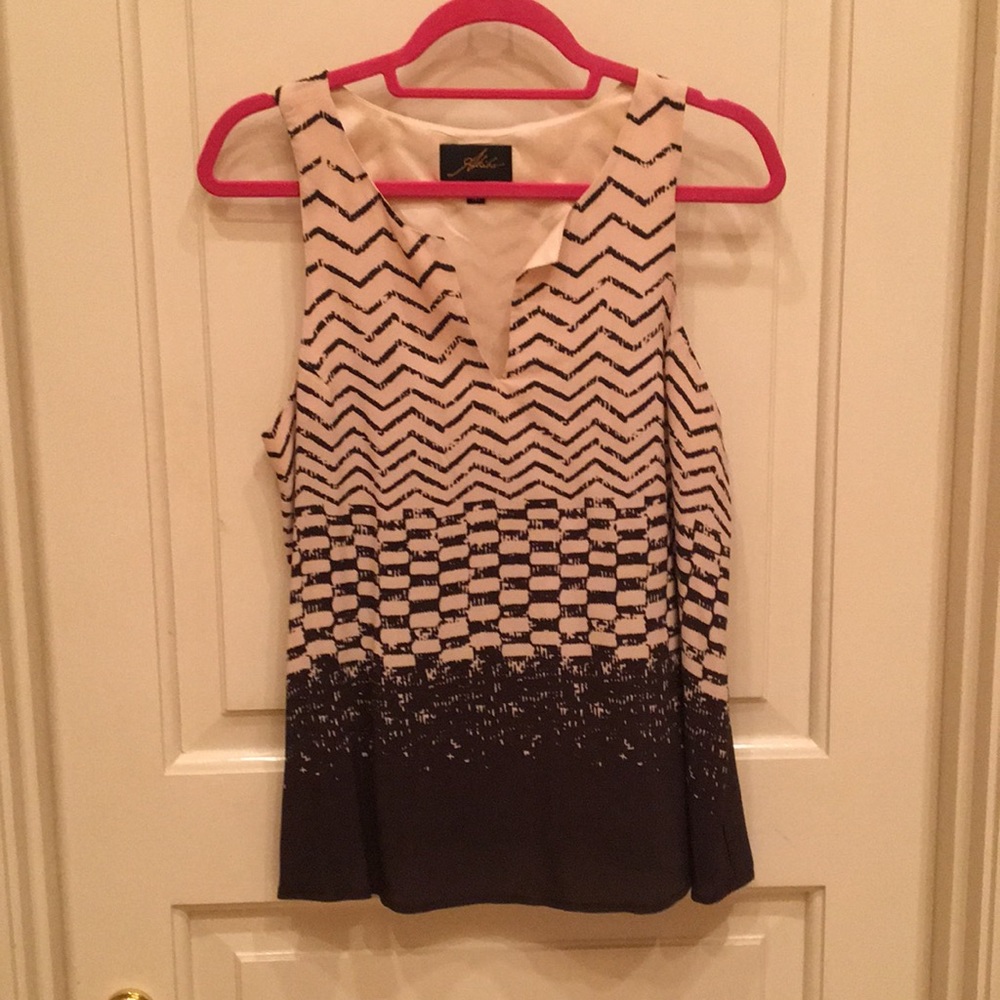 Akiko patterned blouse